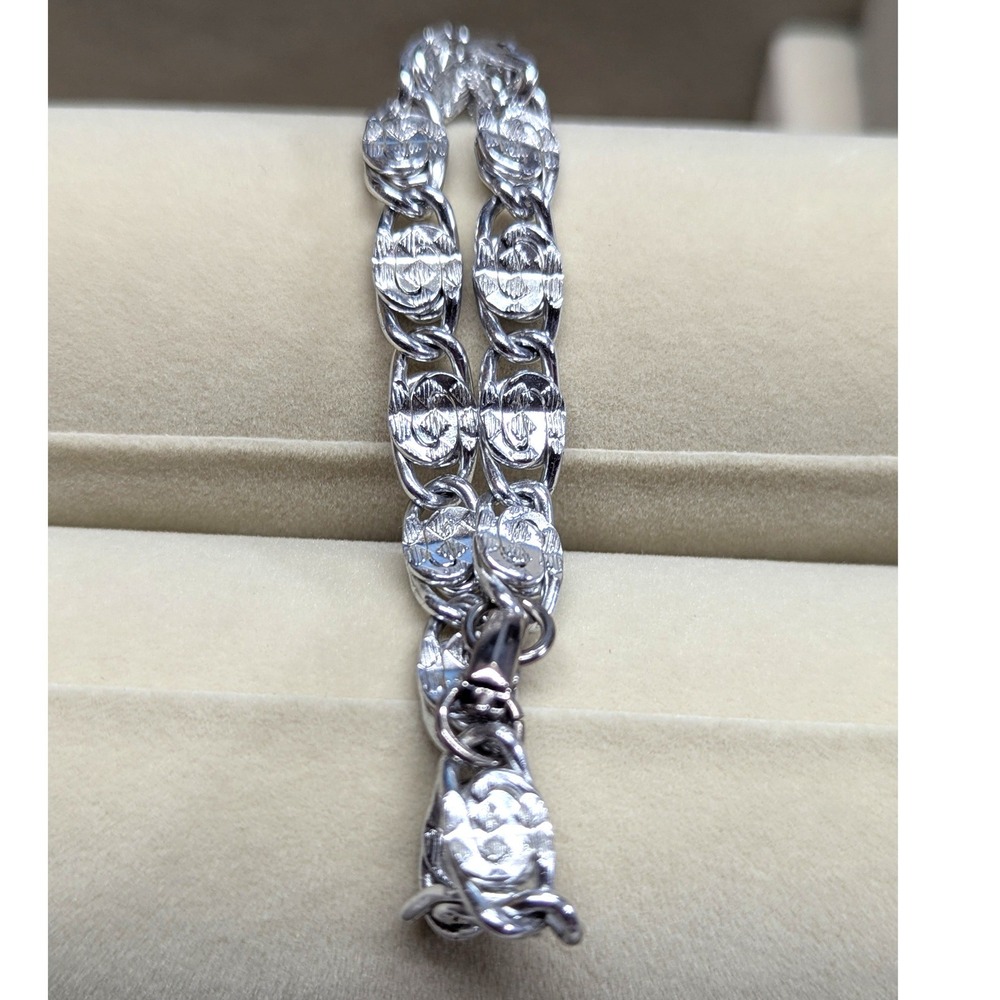 Vtg Sarah Coventry Link‎ Bracelet Silvertone Textured Retro FoldOver Box Clasp